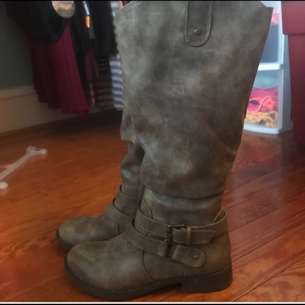 LimeLight taupe boots